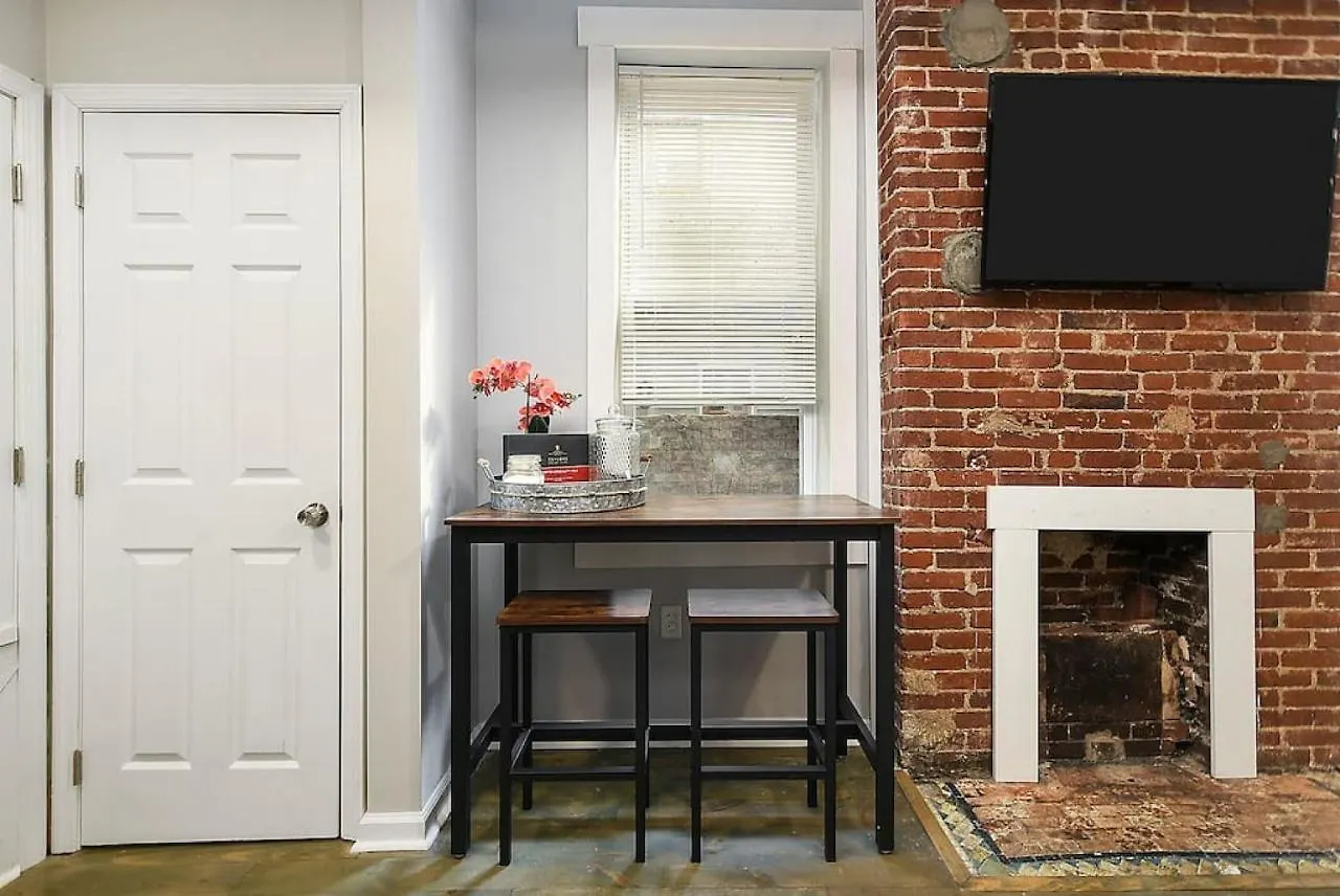 Hostwise Stays - The James Apt 1 - Patio, Free Street Parking Pittsburgh Appartamento