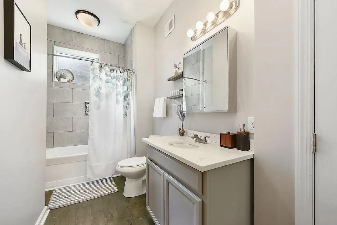 Apartamento Hostwise Stays - The James Apt 1 - Patio, Free Street Parking Pittsburgh Estados Unidos