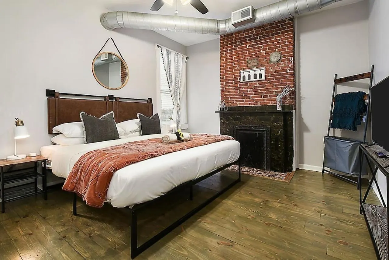 Hostwise Stays - The James Apt 1 - Patio, Free Street Parking Pittsburgh 0*,