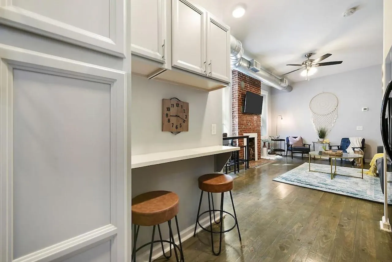 Hostwise Stays - The James Apt 1 - Patio, Free Street Parking Pittsburgh 0*,