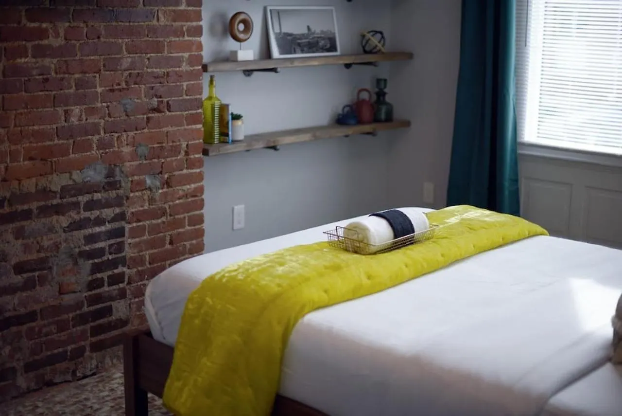 Apartamento Hostwise Stays - The James Apt 1 - Patio, Free Street Parking Pittsburgh